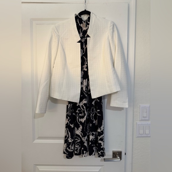 Black Label by Evan-Piccone size 6   16 inches wide by 22 inches long. - Picture 9 of 9